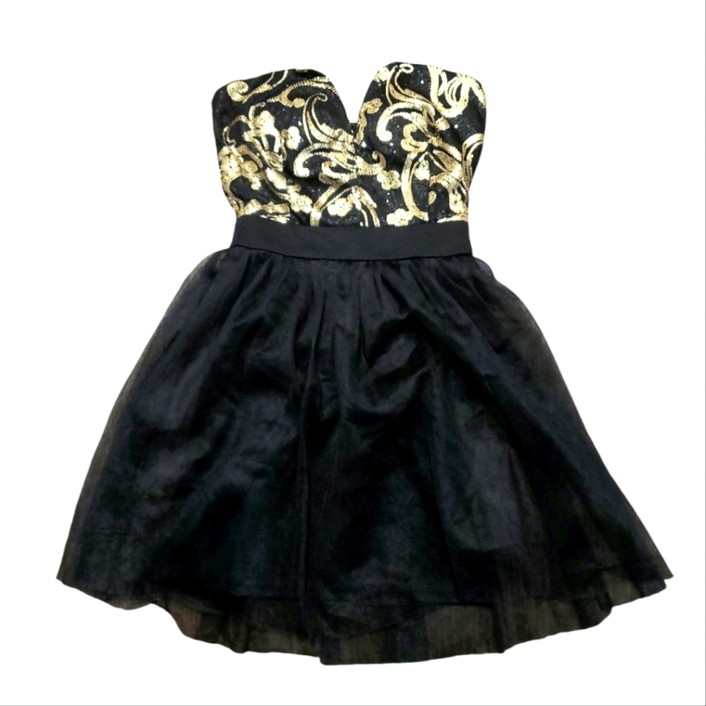 Cute black mini cocktail dress ~ size small ~ By Windsor